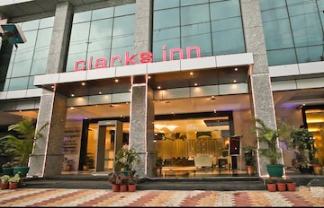 HOTEL DS CLARKS INN GURGAON